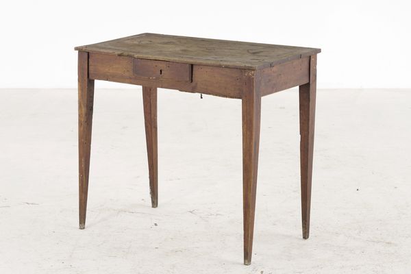 Tavolino rustico ad un cassetto. XIX secolo  - Asta Antiquariato - Associazione Nazionale - Case d'Asta italiane