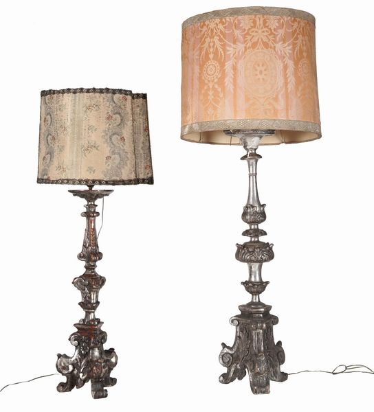 Due portaceri in legno scolpito e argentato. XVIII-XIX secolo  - Asta Antiquariato - Associazione Nazionale - Case d'Asta italiane