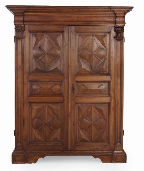 Grande armadio in noce. Genova, XVIII secolo  - Asta Antiquariato - Associazione Nazionale - Case d'Asta italiane