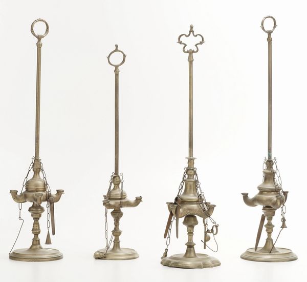 Quattro lampade fiorentine in bronzo dorato  - Asta Antiquariato - Associazione Nazionale - Case d'Asta italiane