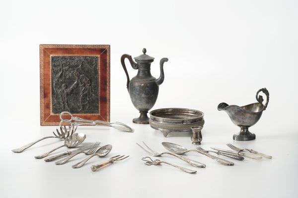 Lotto di oggetti in metallo argentato  - Asta Antiquariato - Associazione Nazionale - Case d'Asta italiane