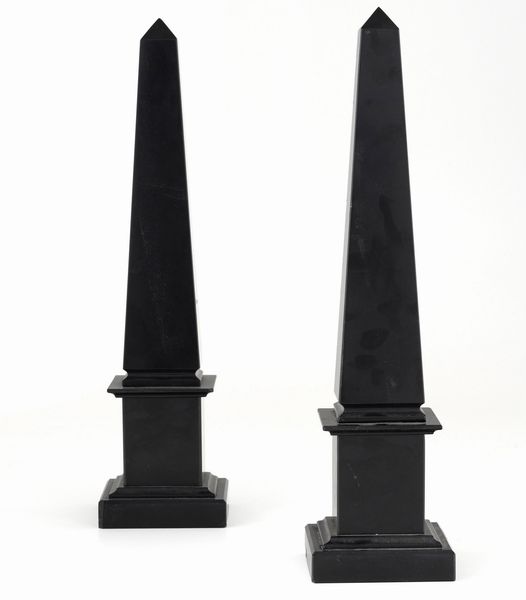 Coppia di obelischi in marmo  - Asta Antiquariato - Associazione Nazionale - Case d'Asta italiane