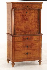 Secretaire lastronato in radica e filettato. XIX secolo  - Asta Antiquariato - Associazione Nazionale - Case d'Asta italiane