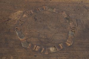 Piccolo scrittoio antico  - Asta Antiquariato - Associazione Nazionale - Case d'Asta italiane