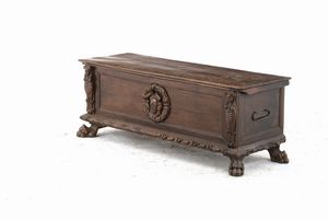 Cassapanca in legno intagliato. elementi antichi  - Asta Antiquariato - Associazione Nazionale - Case d'Asta italiane