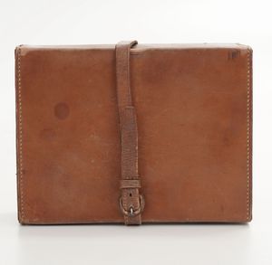 Seta da viaggio in legno e metallo  - Asta Antiquariato - Associazione Nazionale - Case d'Asta italiane