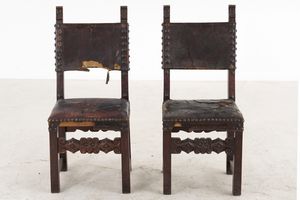 Coppia di seggioloni in legno scolpito. XVII secolo  - Asta Antiquariato - Associazione Nazionale - Case d'Asta italiane