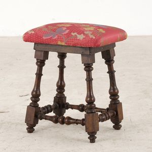 Panchetto in legno intagliato. XVII secolo  - Asta Antiquariato - Associazione Nazionale - Case d'Asta italiane