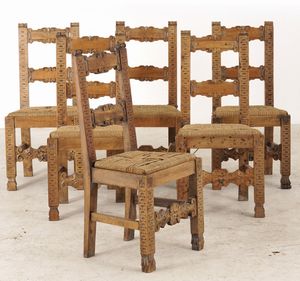 Tavolo e sei sedie in legno intagliato. XIX-XX secolo  - Asta Antiquariato - Associazione Nazionale - Case d'Asta italiane