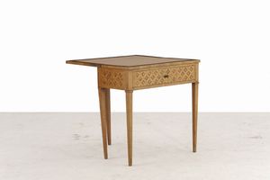 Tavolino da gioco lastronato e intarsiato. Piemonte XVIII-XIX secolo  - Asta Antiquariato - Associazione Nazionale - Case d'Asta italiane
