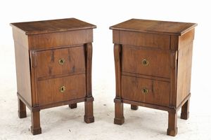 Coppia di comodini lastronati. XIX-XX secolo  - Asta Antiquariato - Associazione Nazionale - Case d'Asta italiane