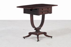 Tavolino da lavoro lastronato e filettato. XIX secolo  - Asta Antiquariato - Associazione Nazionale - Case d'Asta italiane