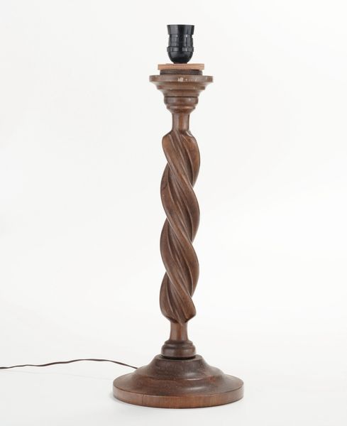 Lampada da tavolo in legno a torchon  - Asta Antiquariato del XX secolo - Associazione Nazionale - Case d'Asta italiane