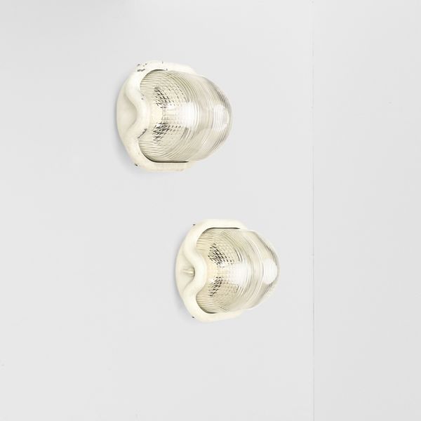 ACHILLE E PIERGIACOMO CASTIGLIONI : Due lampade a parete o a plafone mod. Noce  - Asta Antiquariato del XX secolo - Associazione Nazionale - Case d'Asta italiane