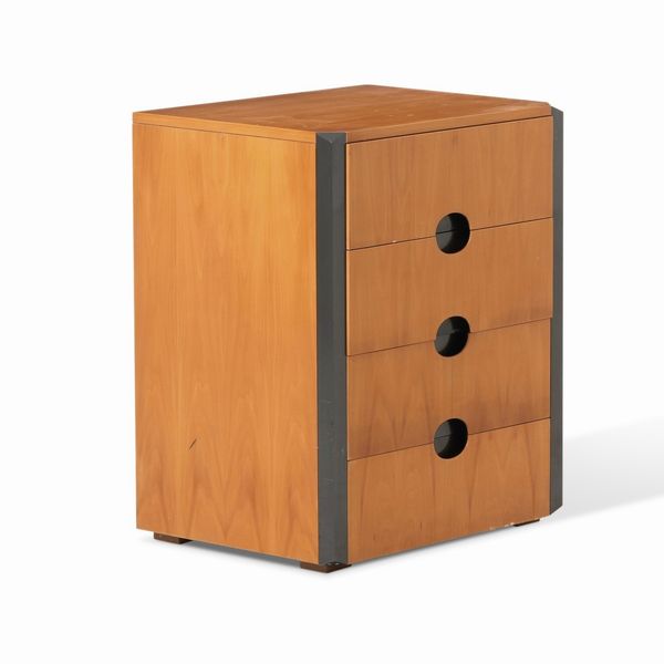 Comodino a quattro cassetti.  - Asta Antiquariato del XX secolo - Associazione Nazionale - Case d'Asta italiane