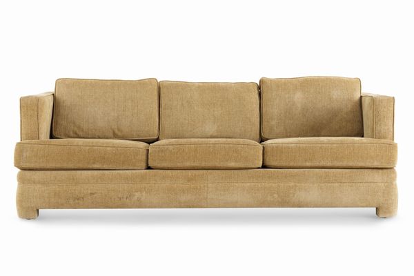 Divano imbottito a tre posti  - Asta Antiquariato del XX secolo - Associazione Nazionale - Case d'Asta italiane