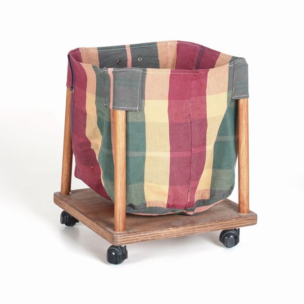 Portagiornali con ruote  - Asta Antiquariato del XX secolo - Associazione Nazionale - Case d'Asta italiane