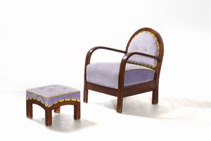 Due poltrone con poggiapiedi.  - Asta Antiquariato del XX secolo - Associazione Nazionale - Case d'Asta italiane