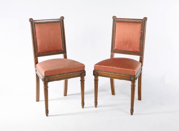 Coppia di sedie in noce  - Asta ASTA A TEMPO - Antiquariato, Dipinti, Oggetti d'Arte e Pastori da Presepe Napoletani - Associazione Nazionale - Case d'Asta italiane