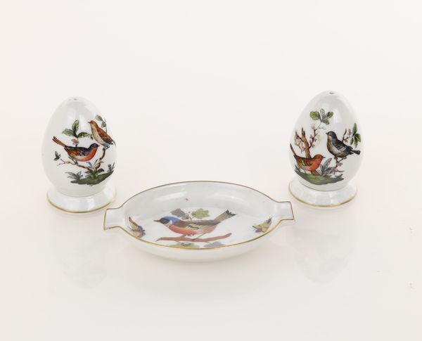 Sale-pepe e posacenere da tavola in porcellana, decoro Rothschild, manifattura di Herend, Ungheria XX secolo  - Asta ASTA A TEMPO - Antiquariato, Dipinti, Oggetti d'Arte e Pastori da Presepe Napoletani - Associazione Nazionale - Case d'Asta italiane