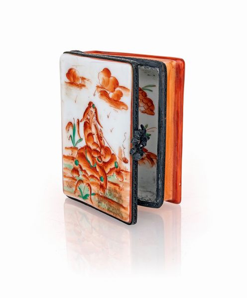 Piccola scatola in porcellana a forma di libro  - Asta ASTA A TEMPO - Antiquariato, Dipinti, Oggetti d'Arte e Pastori da Presepe Napoletani - Associazione Nazionale - Case d'Asta italiane