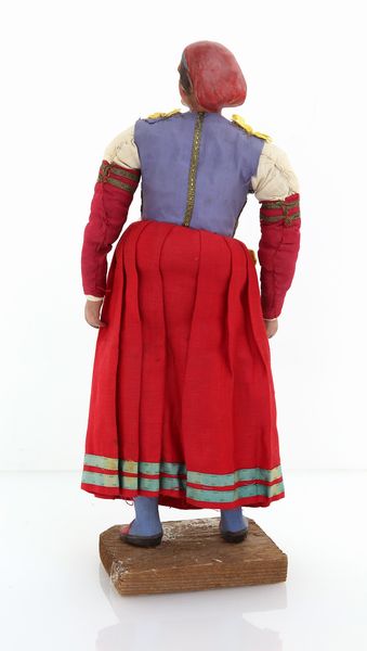 Procidana con cuffia in creta rossa idealmente trattenuta da nastro azzurro  - Asta ASTA A TEMPO - Antiquariato, Dipinti, Oggetti d'Arte e Pastori da Presepe Napoletani - Associazione Nazionale - Case d'Asta italiane