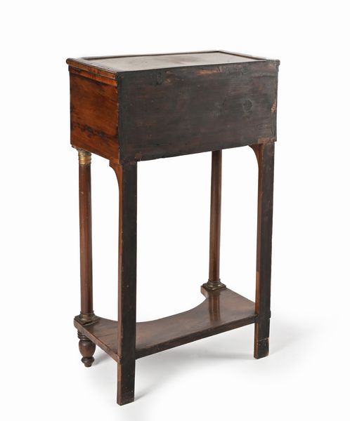 Alto tavolino “Impero” in mogano con finiture ornamentali in bronzo dorato  - Asta ASTA A TEMPO - Antiquariato, Dipinti, Oggetti d'Arte e Pastori da Presepe Napoletani - Associazione Nazionale - Case d'Asta italiane