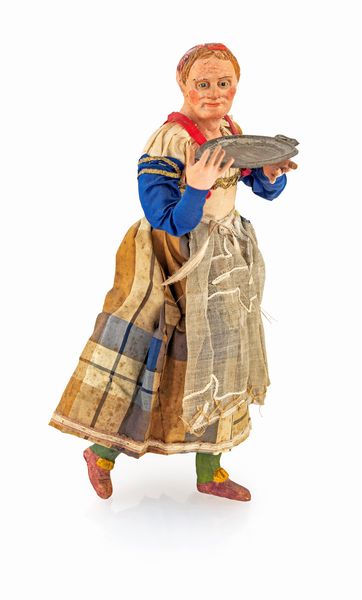 Popolana anziana con piatto da portata in metallo argentato  - Asta ASTA A TEMPO - Antiquariato, Dipinti, Oggetti d'Arte e Pastori da Presepe Napoletani - Associazione Nazionale - Case d'Asta italiane