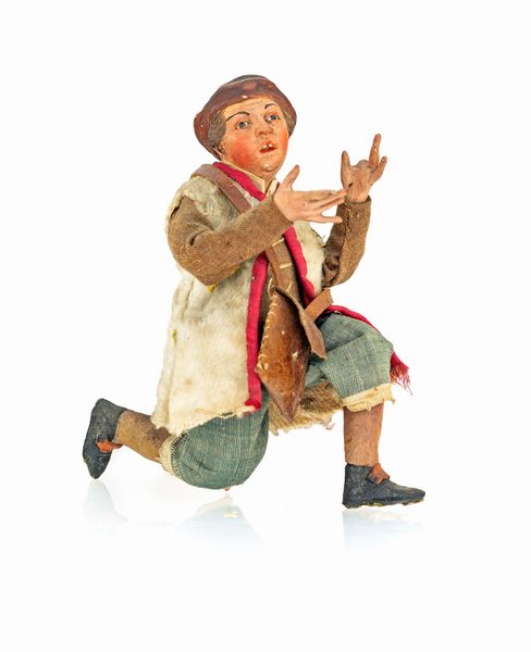 Giovane pastore della meraviglia con bisaccia, inginocchiato  - Asta ASTA A TEMPO - Antiquariato, Dipinti, Oggetti d'Arte e Pastori da Presepe Napoletani - Associazione Nazionale - Case d'Asta italiane