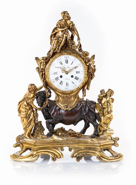 Orologio in bronzo brunito e dorato caratterizzato da ratto di Europa, Francia, fine del XIX secolo  - Asta ASTA A TEMPO - Antiquariato, Dipinti, Oggetti d'Arte e Pastori da Presepe Napoletani - Associazione Nazionale - Case d'Asta italiane