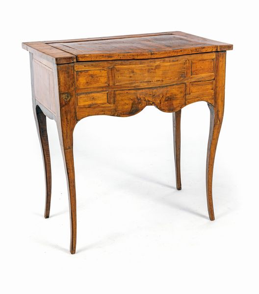 Toletta in noce con filettature in legno di frutto, fine del XIX secolo  - Asta ASTA A TEMPO - Antiquariato, Dipinti, Oggetti d'Arte e Pastori da Presepe Napoletani - Associazione Nazionale - Case d'Asta italiane