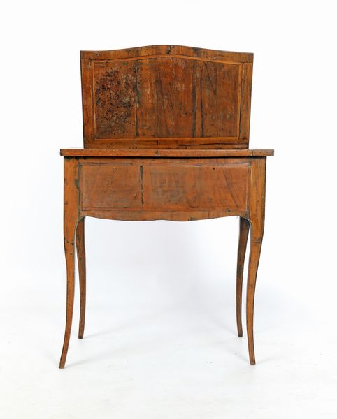 Toletta in noce con filettature in legno di frutto, fine del XIX secolo  - Asta ASTA A TEMPO - Antiquariato, Dipinti, Oggetti d'Arte e Pastori da Presepe Napoletani - Associazione Nazionale - Case d'Asta italiane