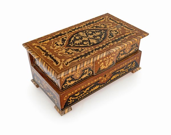 Scatola portagioie in legno intarsiato con carillon, Sorrento  - Asta ASTA A TEMPO - Antiquariato, Dipinti, Oggetti d'Arte e Pastori da Presepe Napoletani - Associazione Nazionale - Case d'Asta italiane