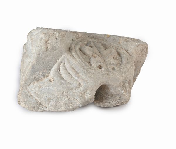 Frammento di gocciolatoio parietale in marmo  - Asta ASTA A TEMPO - Antiquariato, Dipinti, Oggetti d'Arte e Pastori da Presepe Napoletani - Associazione Nazionale - Case d'Asta italiane