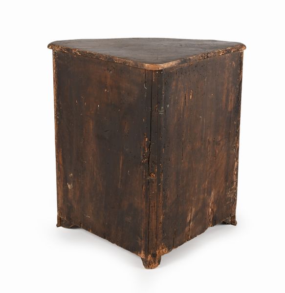 Angoliera in noce, fine del XIX secolo  - Asta ASTA A TEMPO - Antiquariato, Dipinti, Oggetti d'Arte e Pastori da Presepe Napoletani - Associazione Nazionale - Case d'Asta italiane