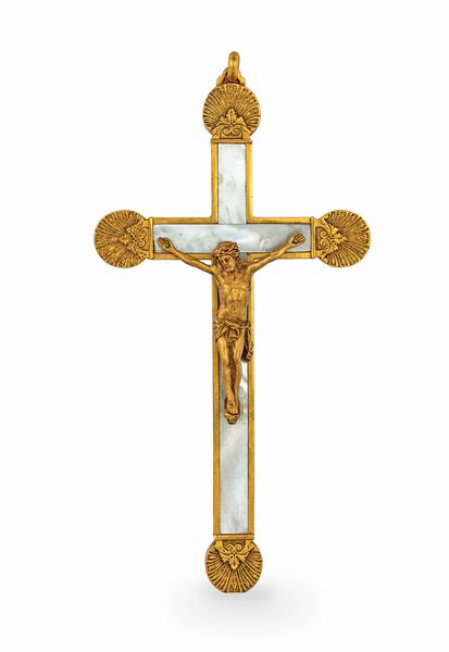 Croce in bronzo dorato e madreperla con astuccio  - Asta ASTA A TEMPO - Antiquariato, Dipinti, Oggetti d'Arte e Pastori da Presepe Napoletani - Associazione Nazionale - Case d'Asta italiane