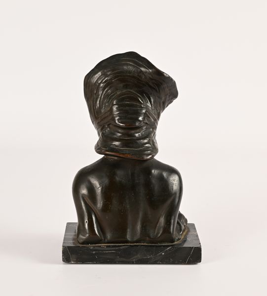 Anonimo del XX secolo : Busto di donna con cappello  - Asta ASTA A TEMPO - Antiquariato, Dipinti, Oggetti d'Arte e Pastori da Presepe Napoletani - Associazione Nazionale - Case d'Asta italiane