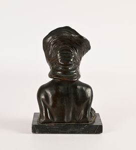 Anonimo del XX secolo : Busto di donna con cappello  - Asta ASTA A TEMPO - Antiquariato, Dipinti, Oggetti d'Arte e Pastori da Presepe Napoletani - Associazione Nazionale - Case d'Asta italiane