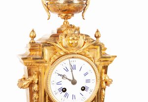 Orologio da tavolo in bronzo dorato d'epoca Napoleone III  - Asta ASTA A TEMPO - Antiquariato, Dipinti, Oggetti d'Arte e Pastori da Presepe Napoletani - Associazione Nazionale - Case d'Asta italiane