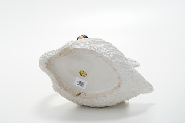 Centrotavola a forma di cigno, XX secolo.  - Asta Maioliche, Porcellane e Vetri - Associazione Nazionale - Case d'Asta italiane