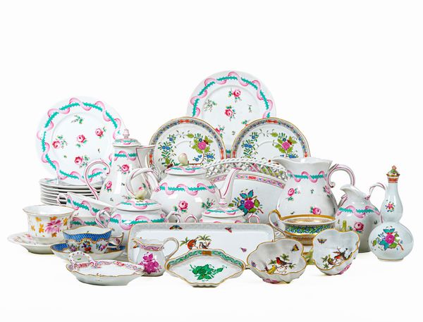 Lotto composito.<BR>Diverse Manifatture (Ginori, Herend, Meissen), XX secolo.  - Asta Maioliche, Porcellane e Vetri - Associazione Nazionale - Case d'Asta italiane