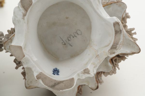 Quattro sculture e due gruppi.<BR>Germania, XX secolo.  - Asta Maioliche, Porcellane e Vetri - Associazione Nazionale - Case d'Asta italiane