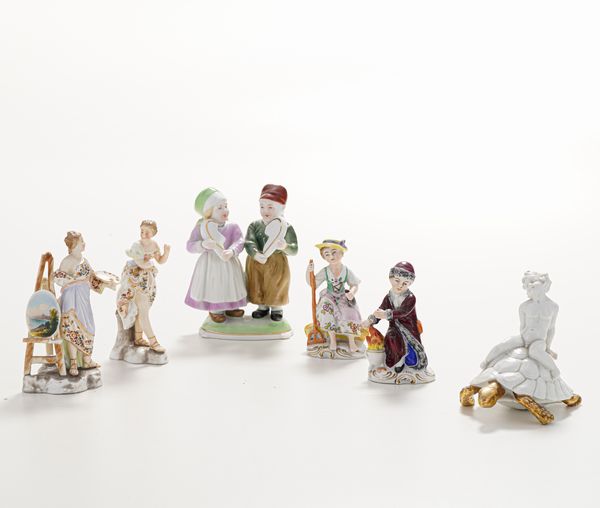 Sei figurine.<BR>Doccia, Manifattura Ginori e Turingia, Manifattura di Rudolstadt, XX secolo.  - Asta Maioliche, Porcellane e Vetri - Associazione Nazionale - Case d'Asta italiane