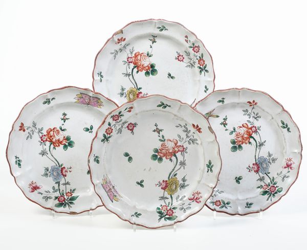 Quattro piatti.<BR>Italia centrale, XX secolo.  - Asta Maioliche, Porcellane e Vetri - Associazione Nazionale - Case d'Asta italiane