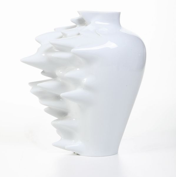 Vaso.<BR>Germania, Manifattura Rosenthal, primi del XXI secolo.<BR>Design di Cdric Ragot, (1973-2015), 2007.  - Asta Maioliche, Porcellane e Vetri - Associazione Nazionale - Case d'Asta italiane