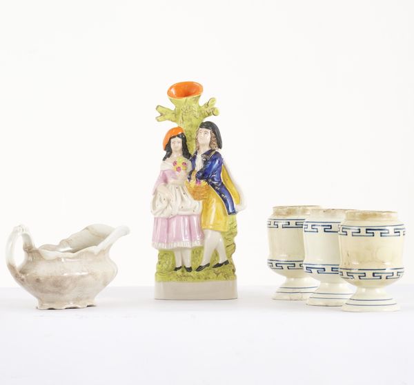 Gruppo Spill Vase.<BR>Inghilterra, Staffordshire, periodo vittoriano, XIX secolo.  - Asta Maioliche, Porcellane e Vetri - Associazione Nazionale - Case d'Asta italiane