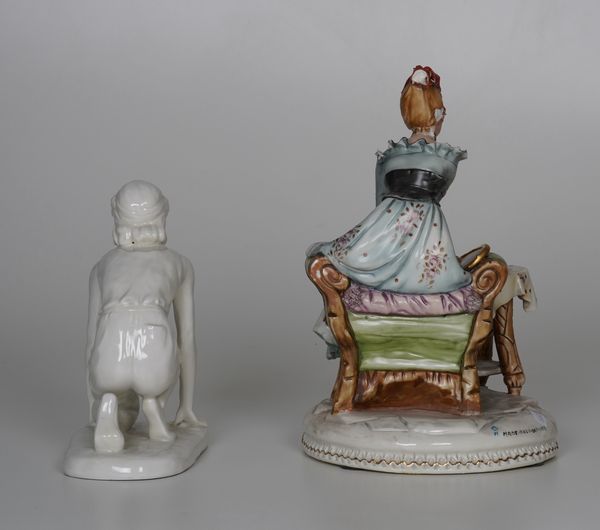 Due figure. <BR>Milano, Tiziano Galli, terzo quarto del XX secolo.<BR>Turingia, Manifattura di Karl Ens, prima met del XX secolo.  - Asta Maioliche, Porcellane e Vetri - Associazione Nazionale - Case d'Asta italiane