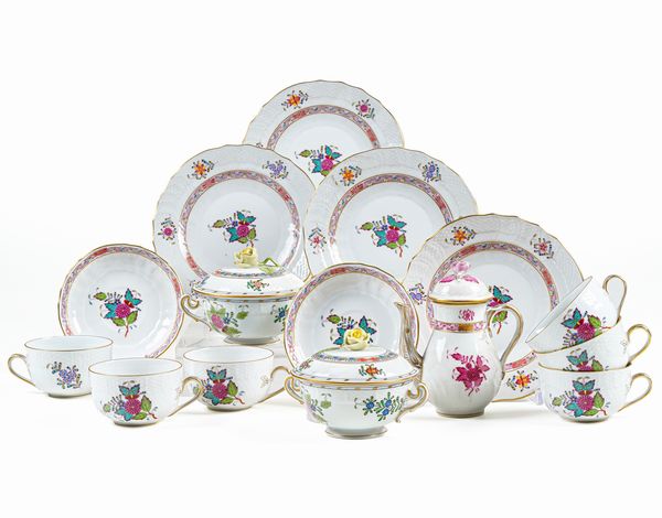 Lotto di porcellane Indian Basket e Appony.<BR>Ungheria, Manifattura Herend, XX secolo.  - Asta Maioliche, Porcellane e Vetri - Associazione Nazionale - Case d'Asta italiane