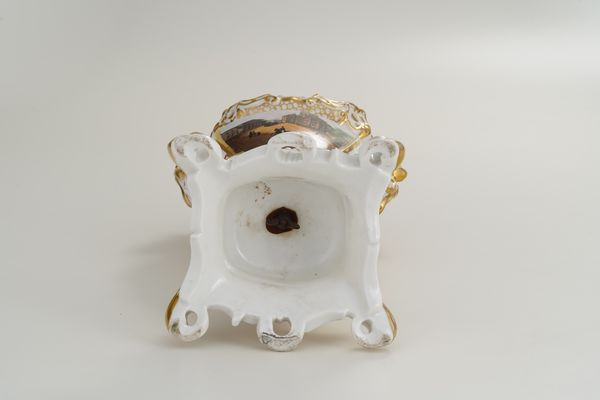 Vaso.<BR>Torino, Manifattura Dortu, Richard & C., 1840 circa.  - Asta Maioliche, Porcellane e Vetri - Associazione Nazionale - Case d'Asta italiane