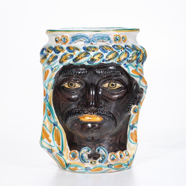 Vaso Testa di moro. <BR>Sicilia, Caltagirone, XX secolo.  - Asta Maioliche, Porcellane e Vetri - Associazione Nazionale - Case d'Asta italiane